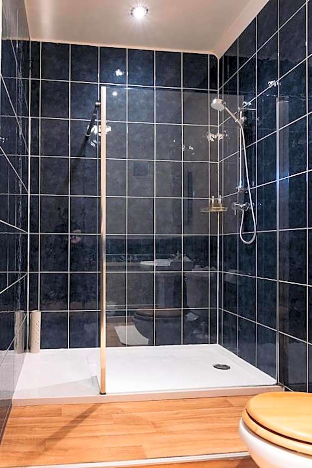 The Rose & Crown, Ashbury