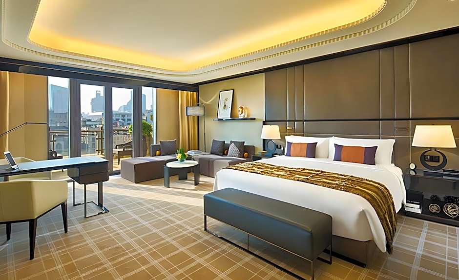Photo 1 of 3 of Premier 1 King Bed, Terrace
