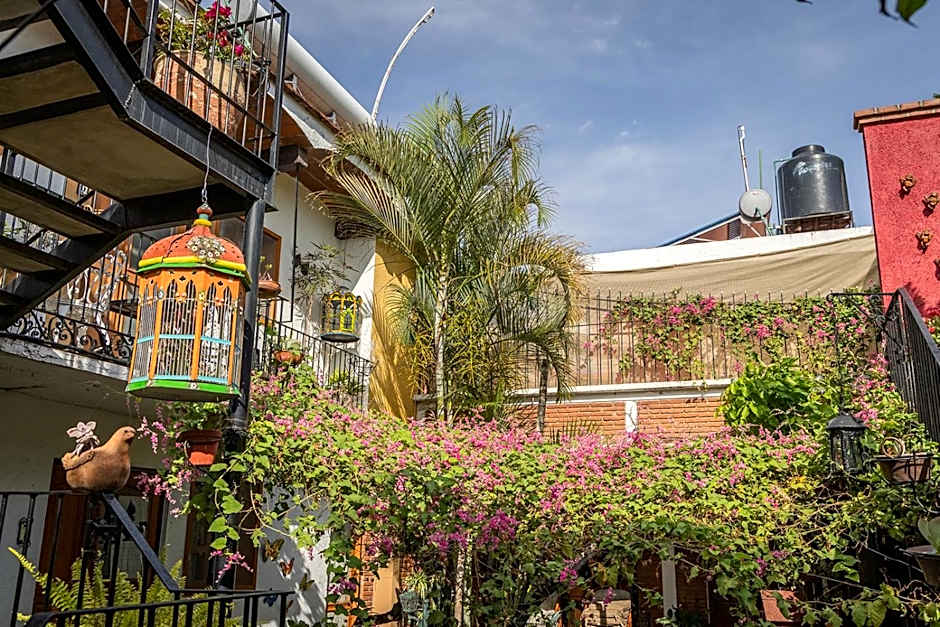 Las Mariposas Hotel & Studios