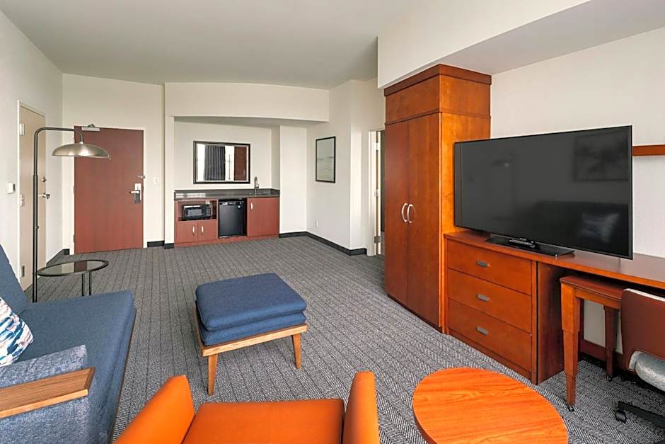 Courtyard by Marriott St. Petersburg Downtown