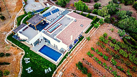 Mercedes Country House