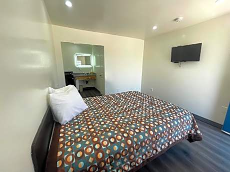 Queen Room