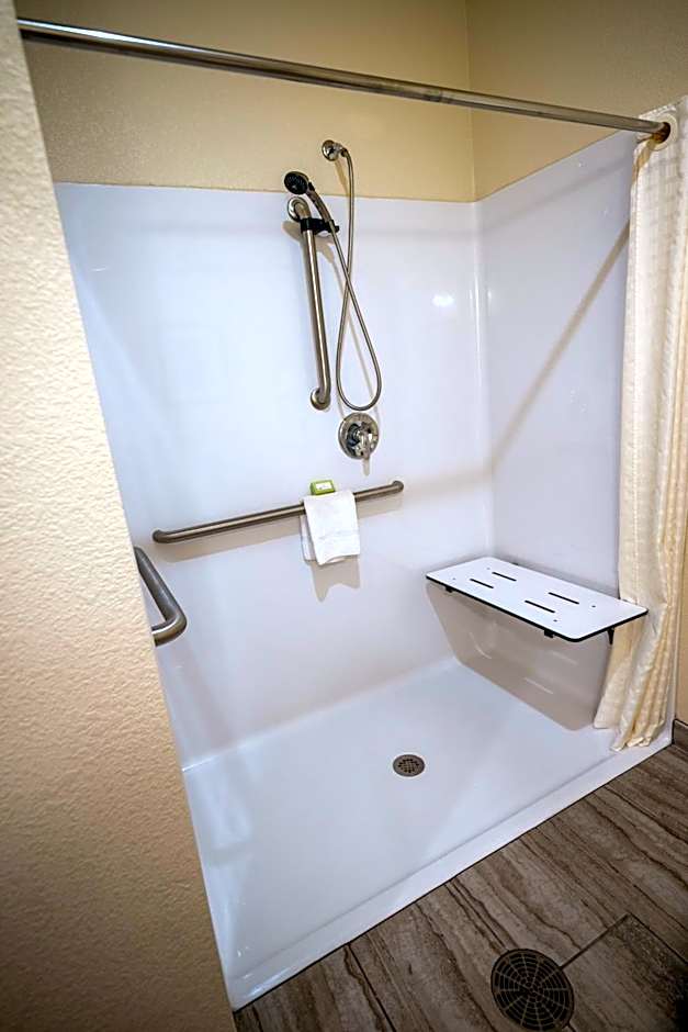 Cobblestone Hotel & Suites - Lamar