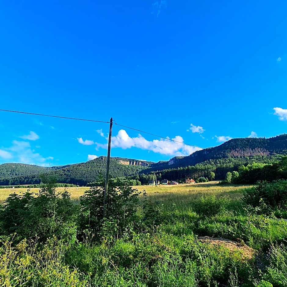 Zajazd Karłów Restauracja & Pokoje Gościnne