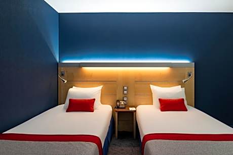 Standard Twin Room with Garden View