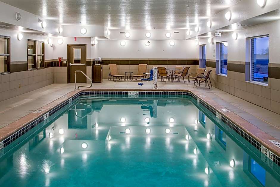 Holiday Inn Express & Suites Nevada By IHG