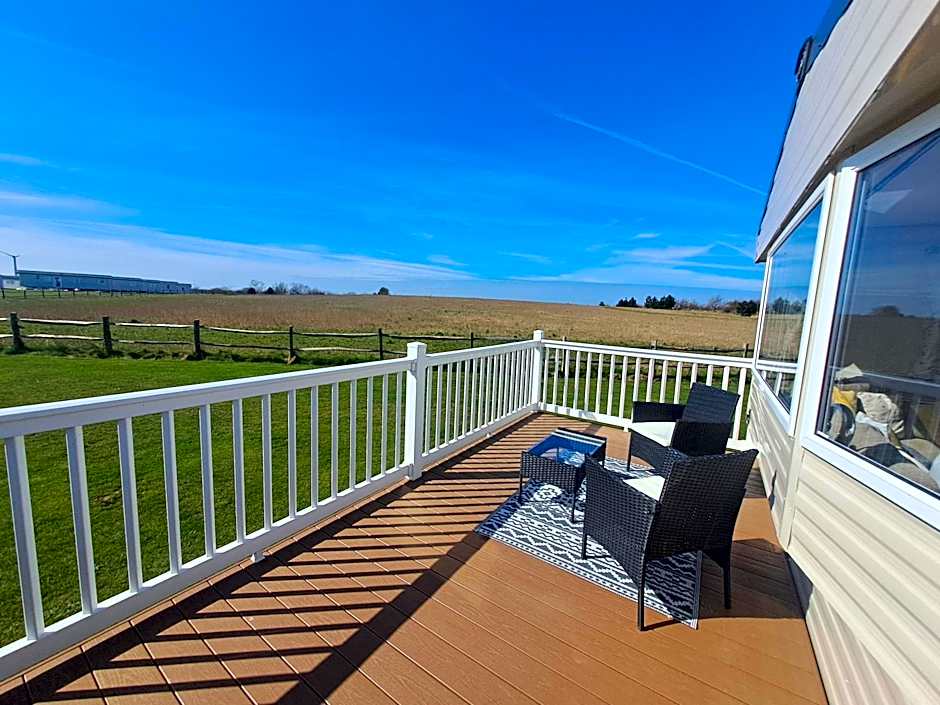 N & V Caravan Sand le mere