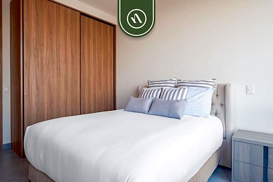 Luxury 2 BR Condo in Reforma - Skyline View - Pool