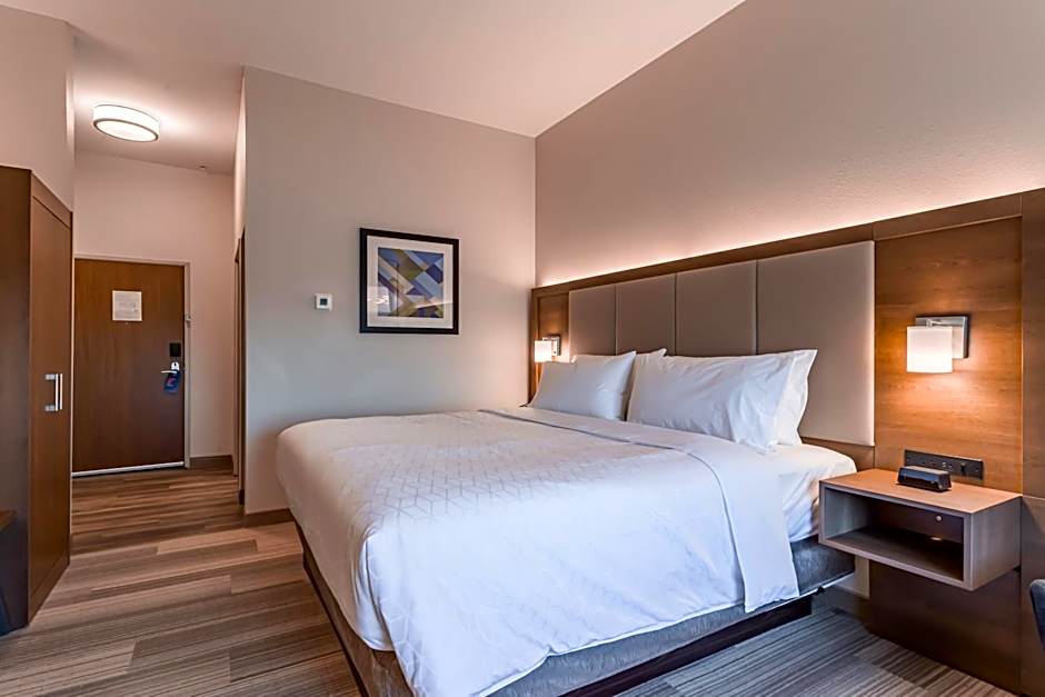 Holiday Inn Express And Suites Columbus - Worthington By IHG