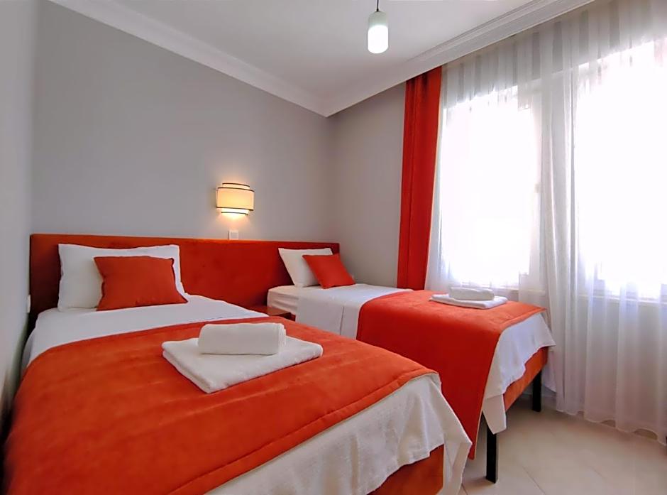 Gold Lion Hotel