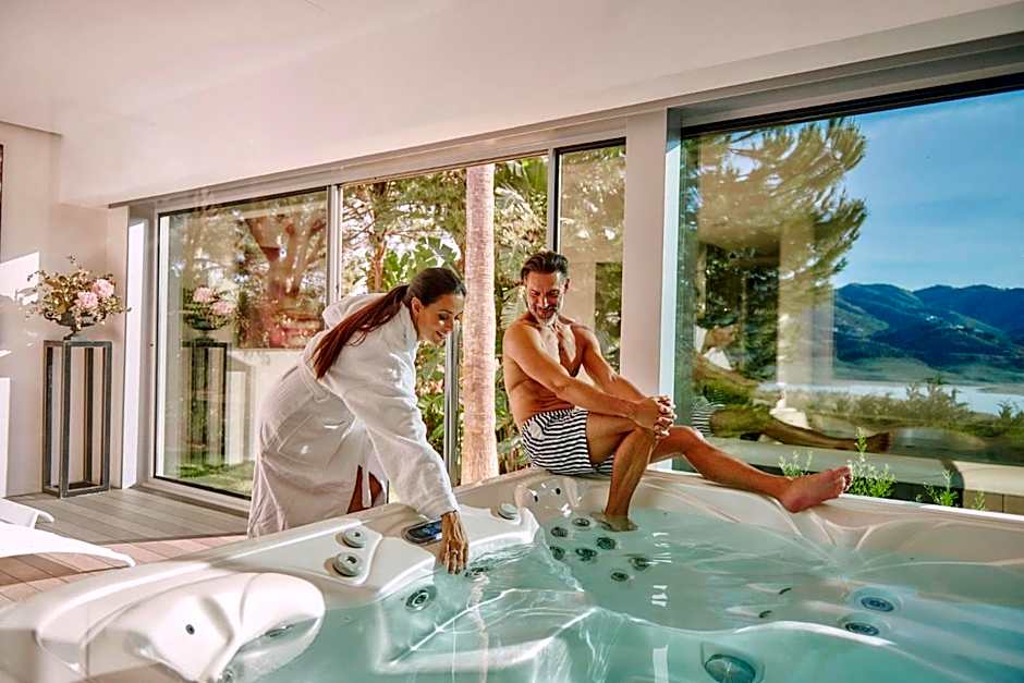 B Bou Hotel La viñuela & Spa