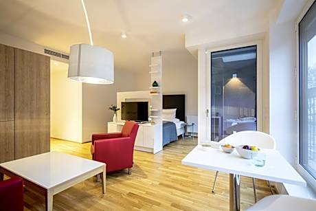 Business Single Studio (55 in bed width)