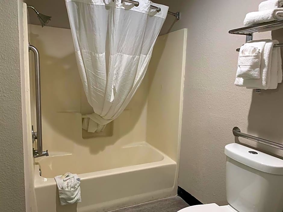 Quality Inn Airport East