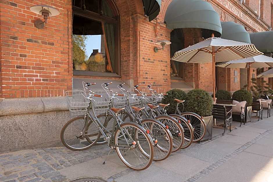 Ascot Hotel