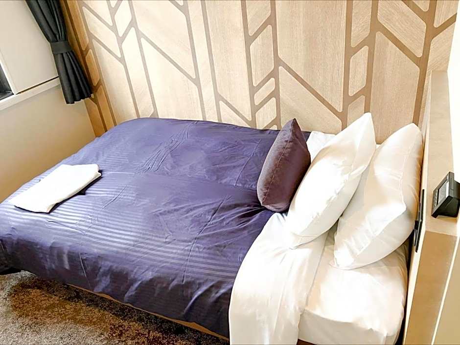 Photo 1 of 5 of 1 Bed, Nonsmoking