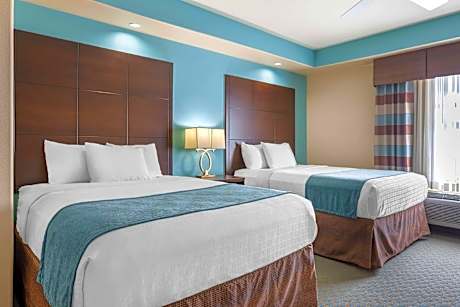 Suite-2 Queen Beds Non-Smoking Sofabed Sitting Area Microwave And Refrigerator Wi-Fi Full Breakfast