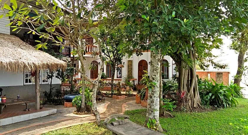 Mut Mee Garden Guest House