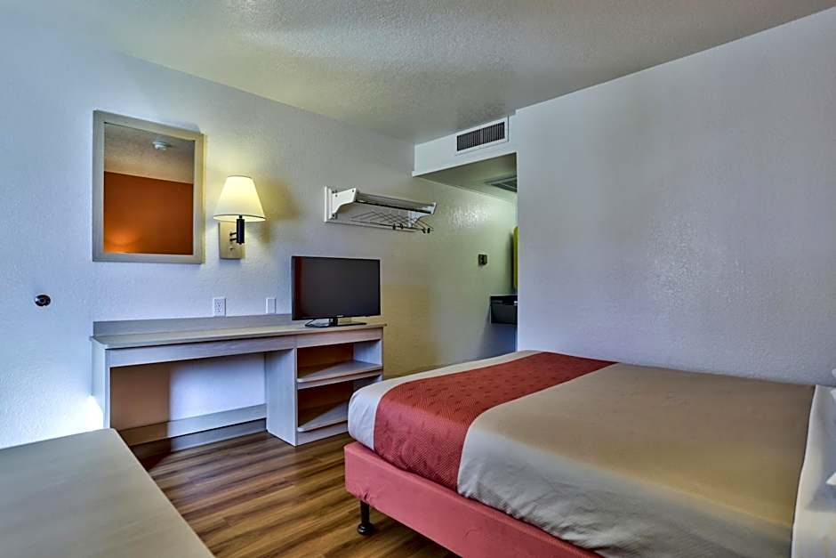 Motel 6-Flagstaff, AZ - Butler