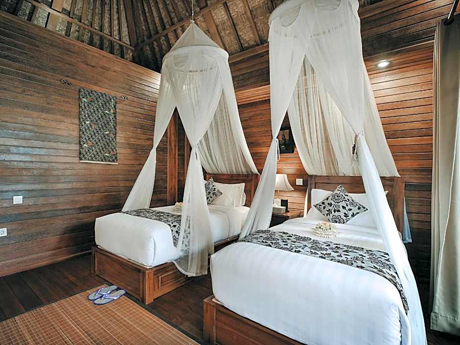 Bale Gede Lembongan