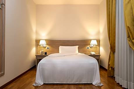 Large Single Room