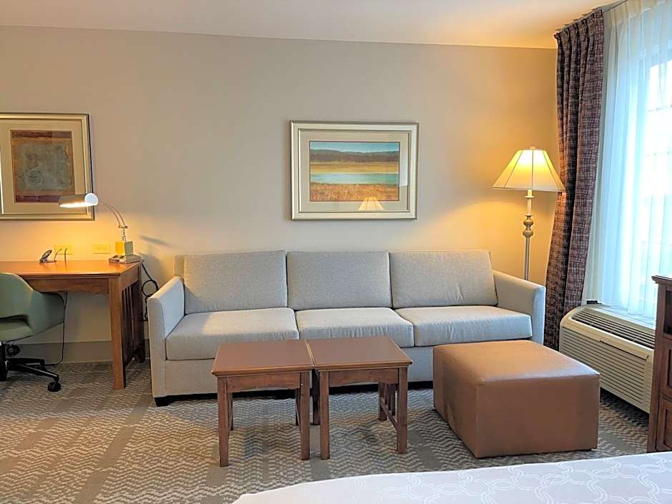 Staybridge Suites Milwaukee West-Oconomowoc By IHG
