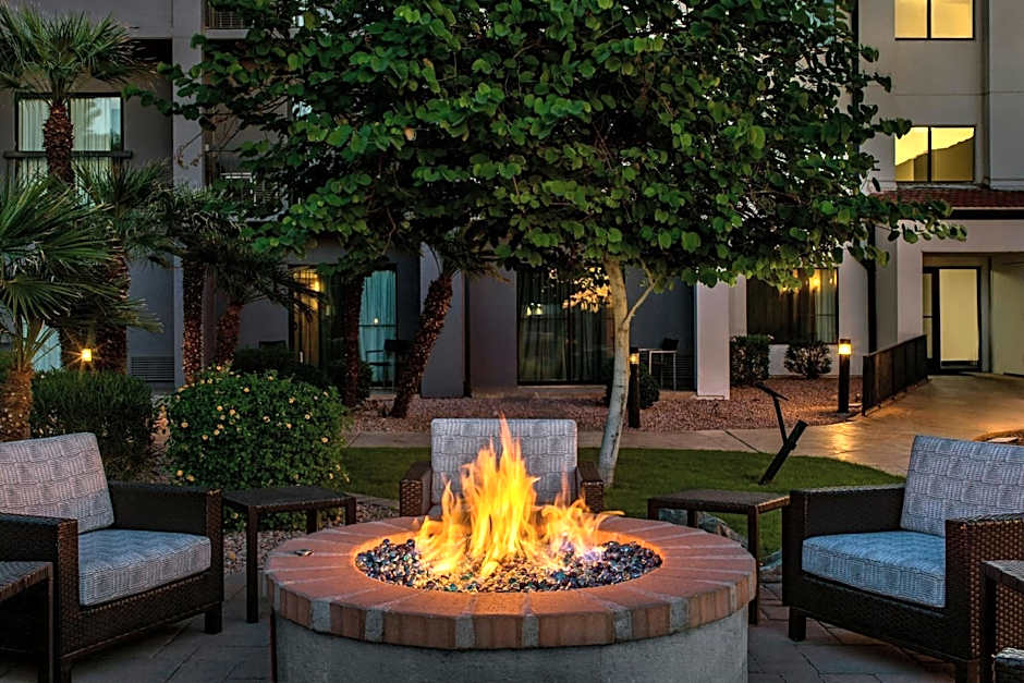 Courtyard by Marriott Phoenix Airport