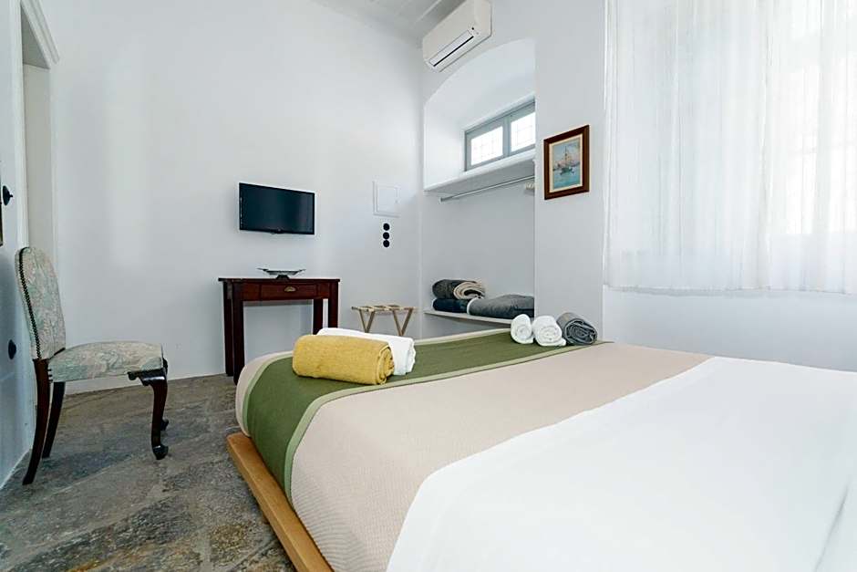 LIVIN Hydra Garden Suite