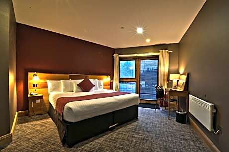 Deluxe Accessible Guest Room