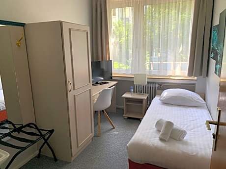 Single Room with Shared Bathroom