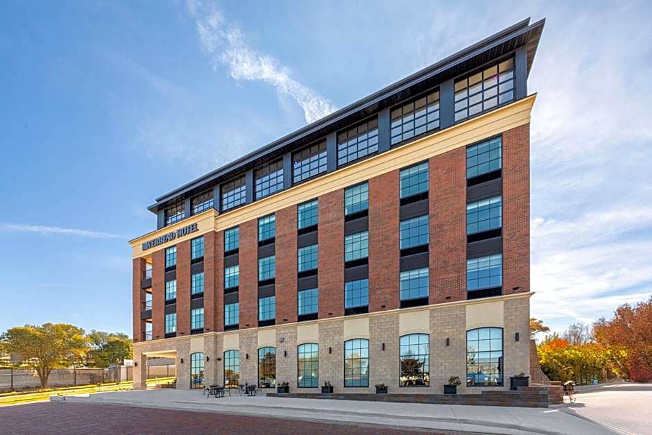 Riverbend Hotel and Suites, Trademark Collection by Wyndham