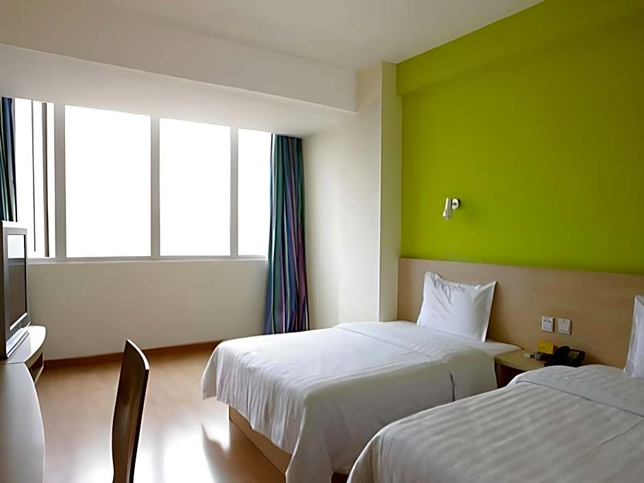 7 Days Inn Guangzhou Shangxiajiu Branch