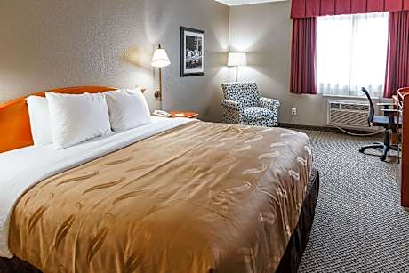 1 King Bed, Nonsmoking