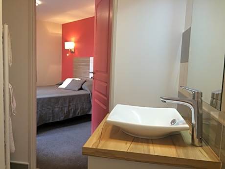 LOGIS Hotel Restaurant Auberge Du Cheval Blanc