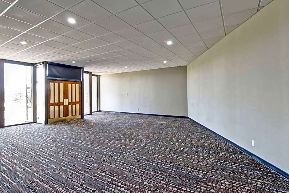 Radisson Hotel & Conference Centre West Edmonton