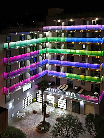 Summer Hotel