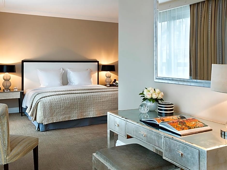 Warwick Paris (Former Warwick Champs-Elysees)