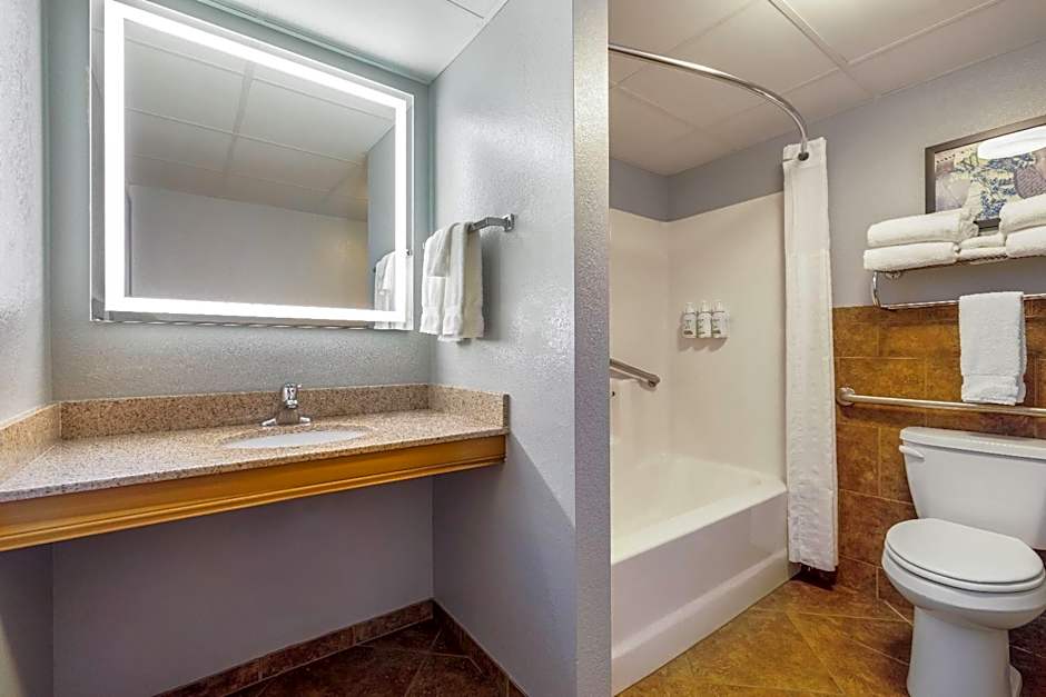 AmericInn by Wyndham Chamberlain - Conference Center