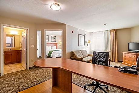 King Suite - Accessible/Non-Smoking