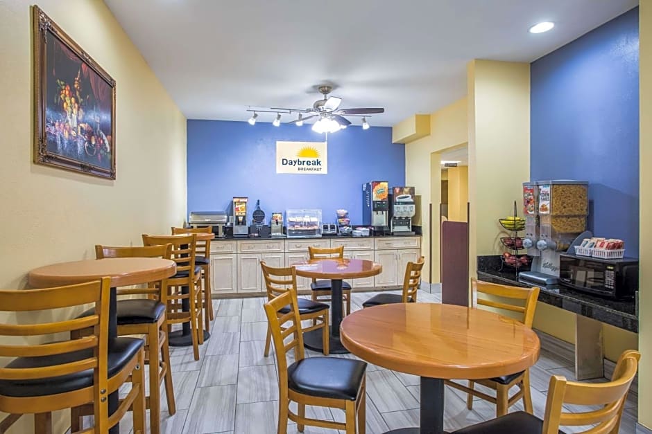 Days Inn & Suites by Wyndham Augusta Near Fort Gordon