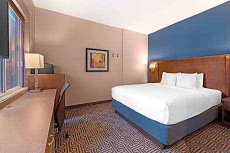 Queen Room - Non-Smoking