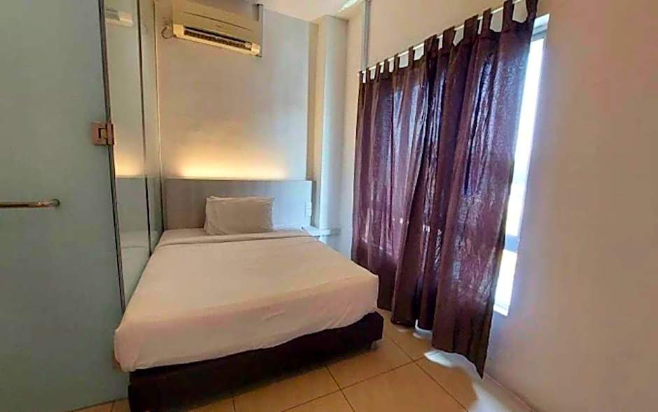 Coastline Hotel
