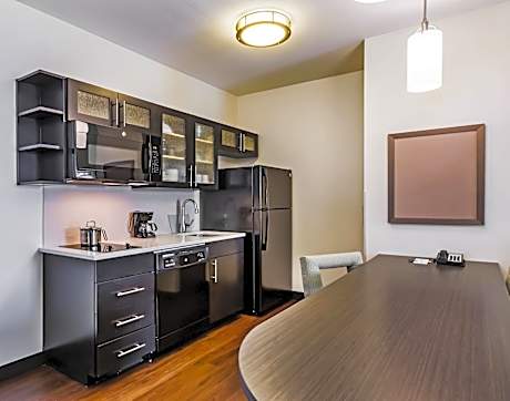 One-Bedroom King Suite