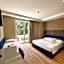 Aston Hotel