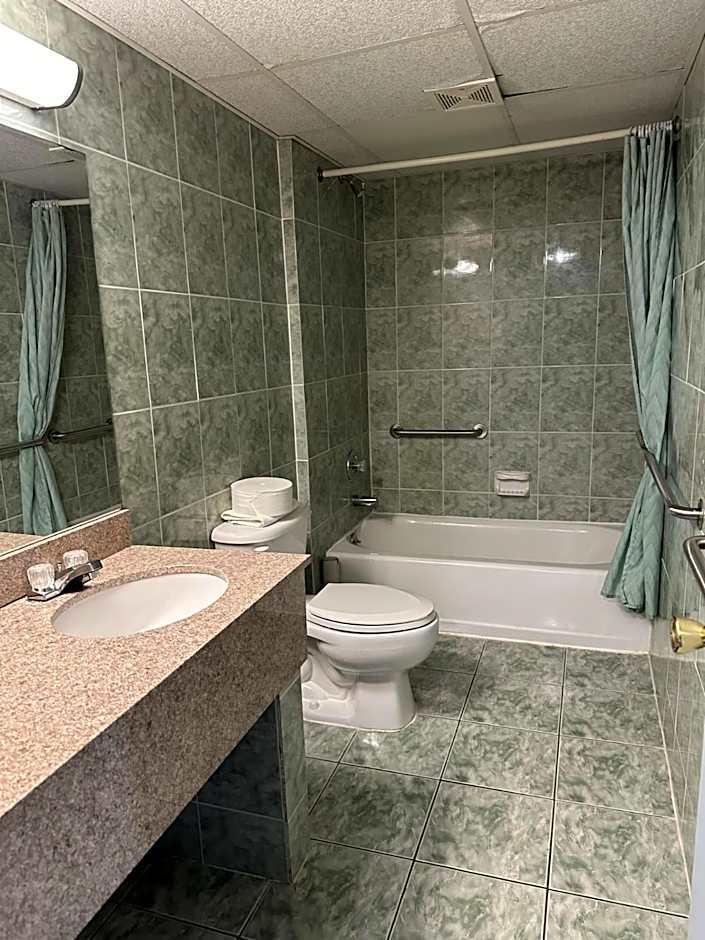 Tides Inn at Stehli Beach