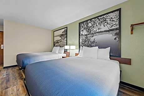 Queen Room with Two Queen Beds - Non-Smoking