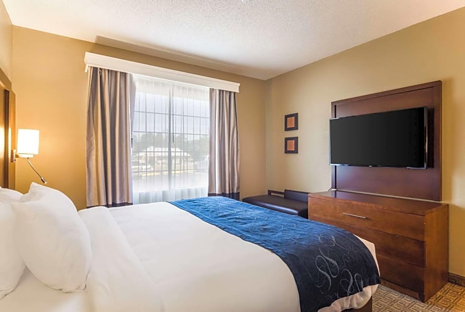 Comfort Suites
