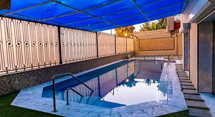 The Villa 604 Powered by look