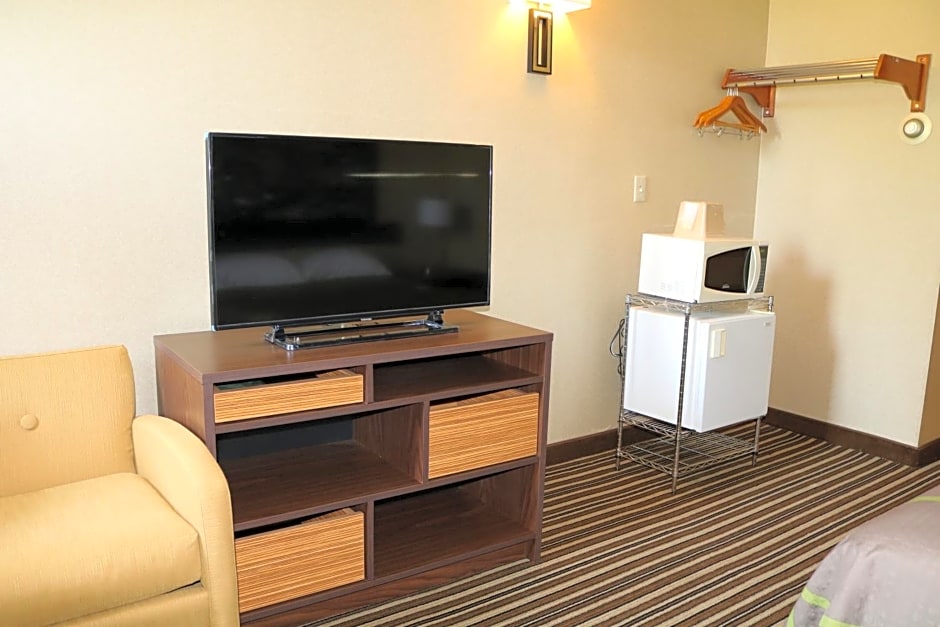 Super 8 by Wyndham Plattsburgh