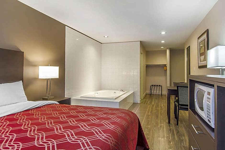 Econo Lodge And Suites