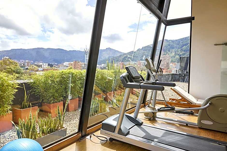 Hotel bh Parque 93